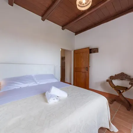 Casale Bonaventura 8, Emma Villa *